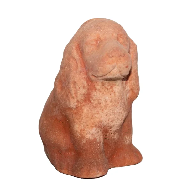 Cagnolino con orecchie lunghe in terracotta